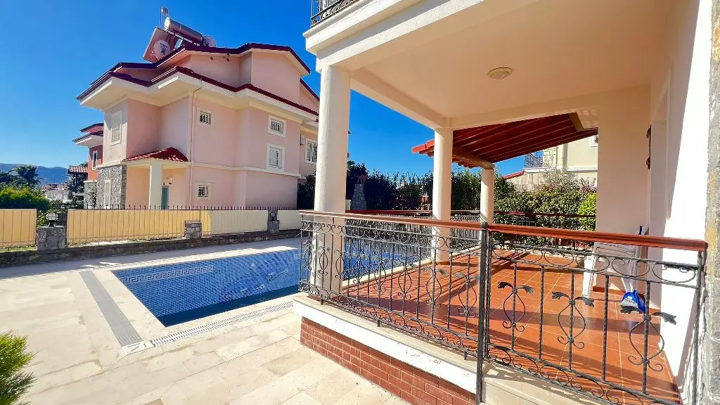House in Calis